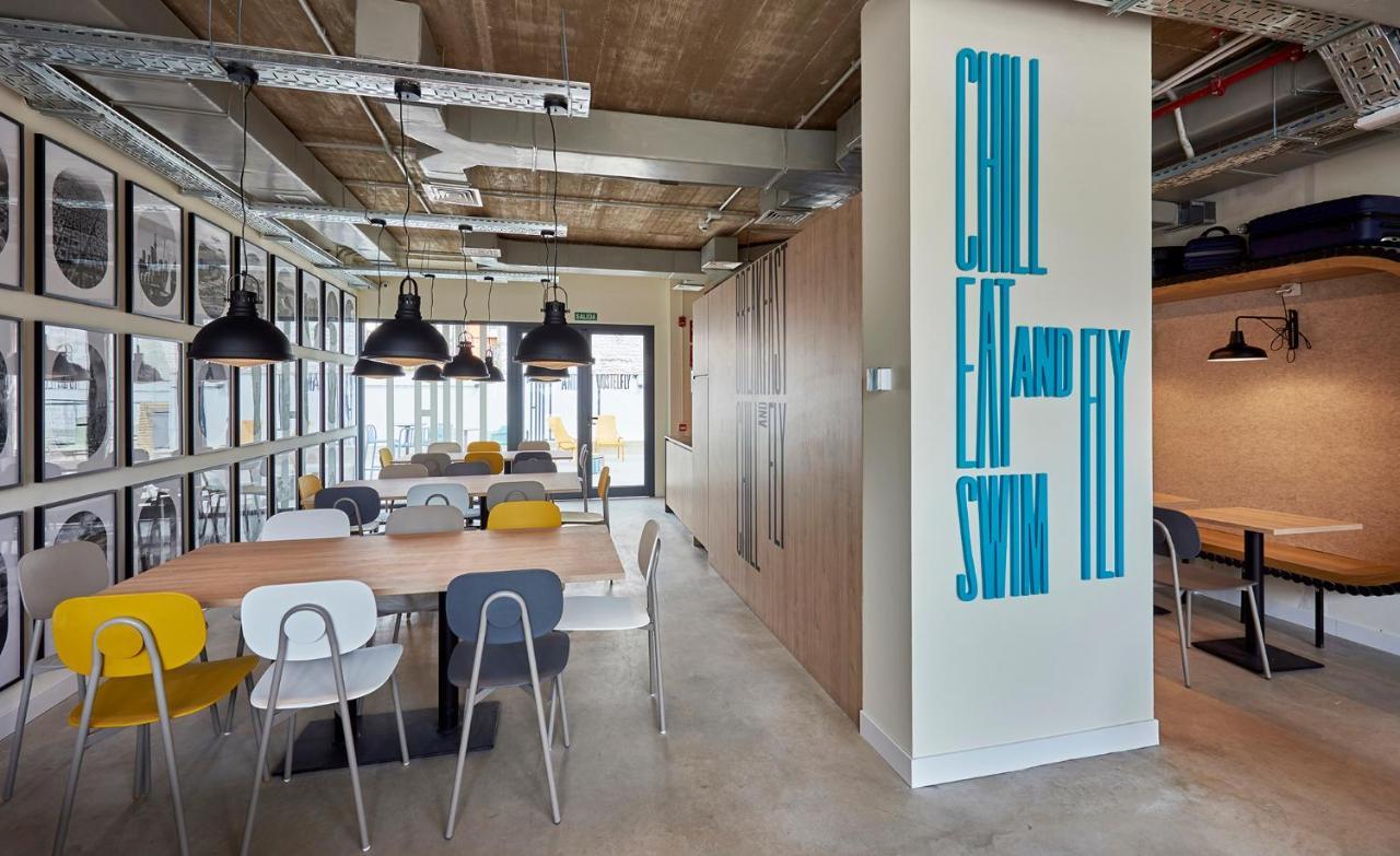Hostelfly Madrid Bagian luar foto