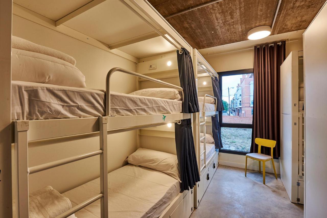 Hostelfly Madrid Bagian luar foto