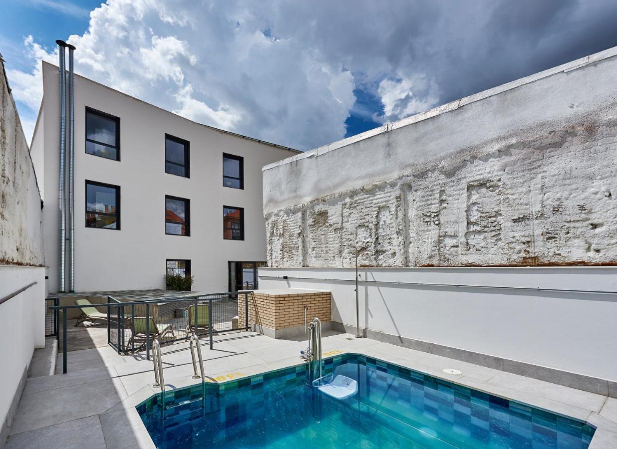 Hostelfly Madrid Bagian luar foto