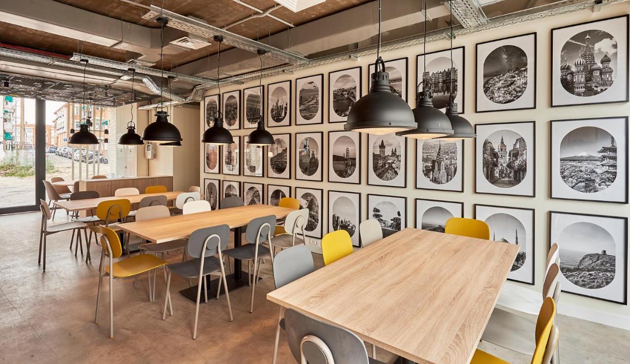 Hostelfly Madrid Bagian luar foto