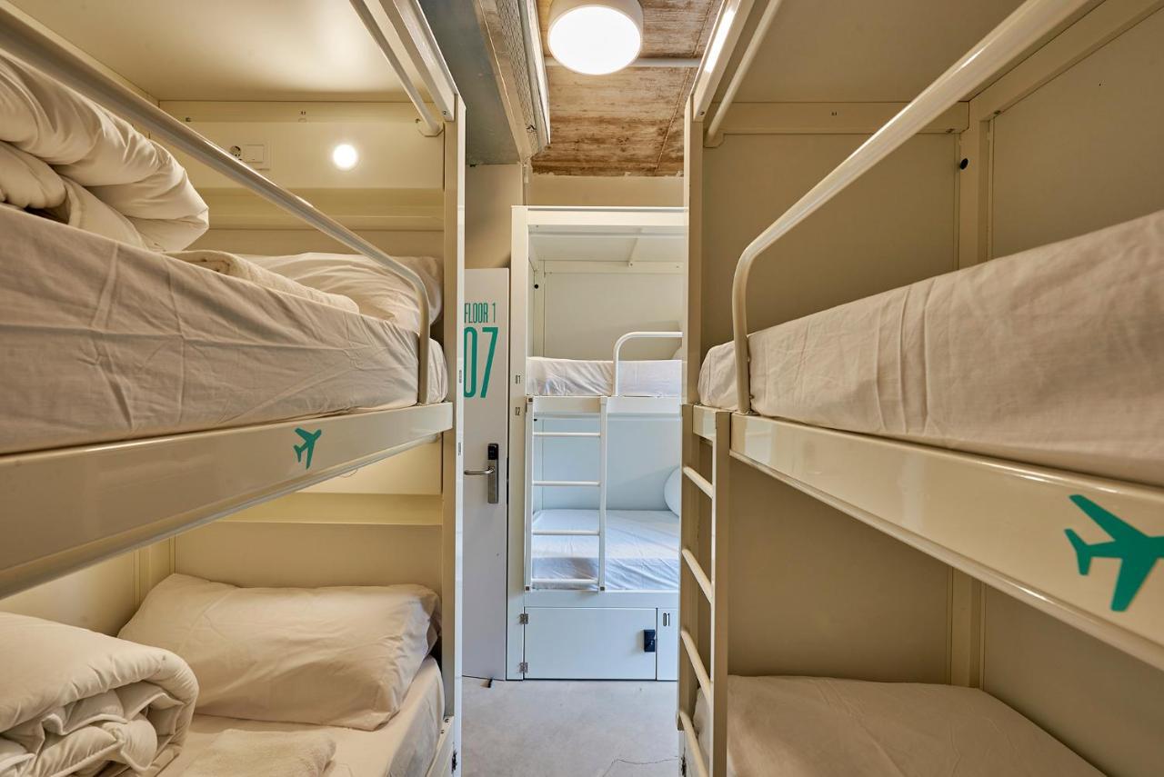 Hostelfly Madrid Bagian luar foto